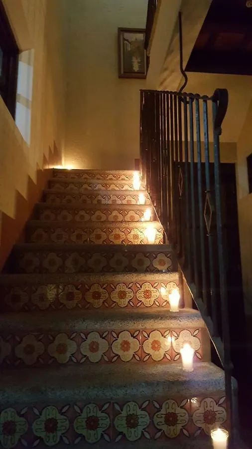 Ostello Hostal Casa Del Artista & Galeria Antigua Guatemala
